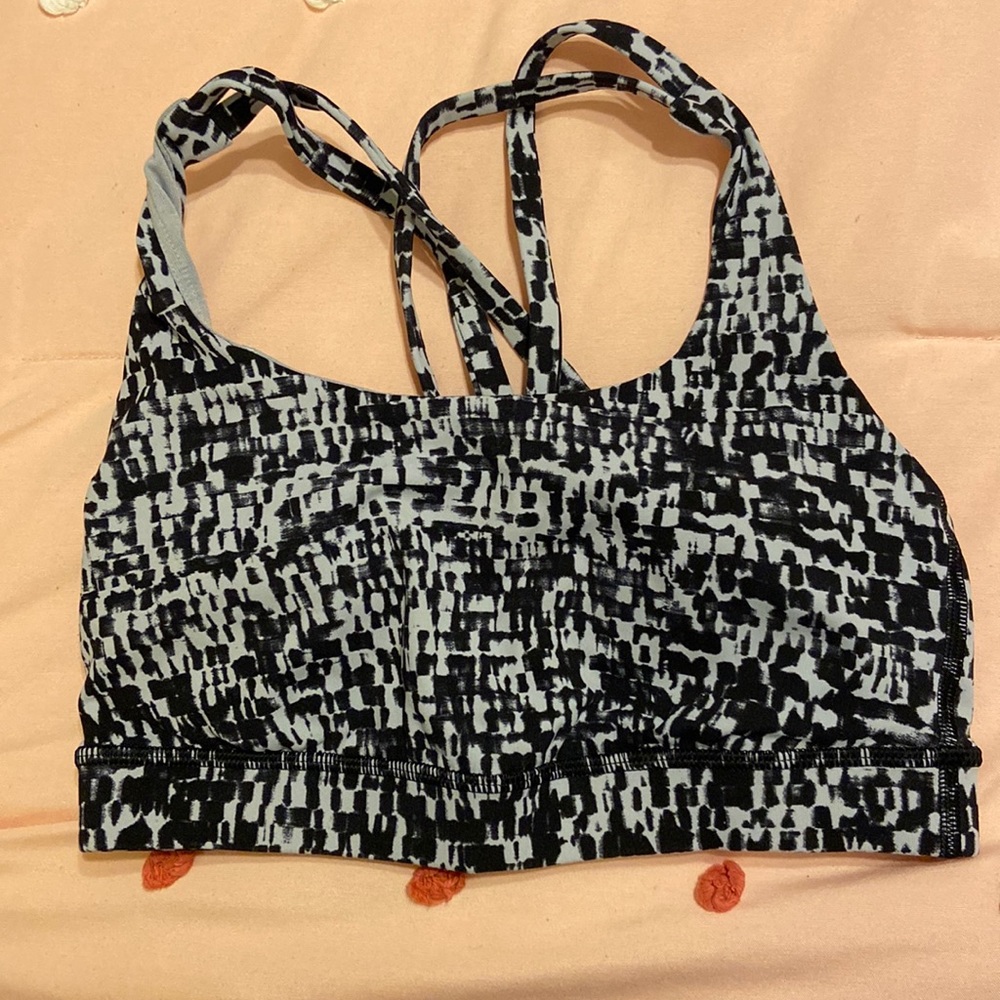 NWOT Lululemon Energy Bra size 4